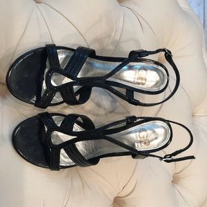 Gianni Bini patent navy strappy sandals